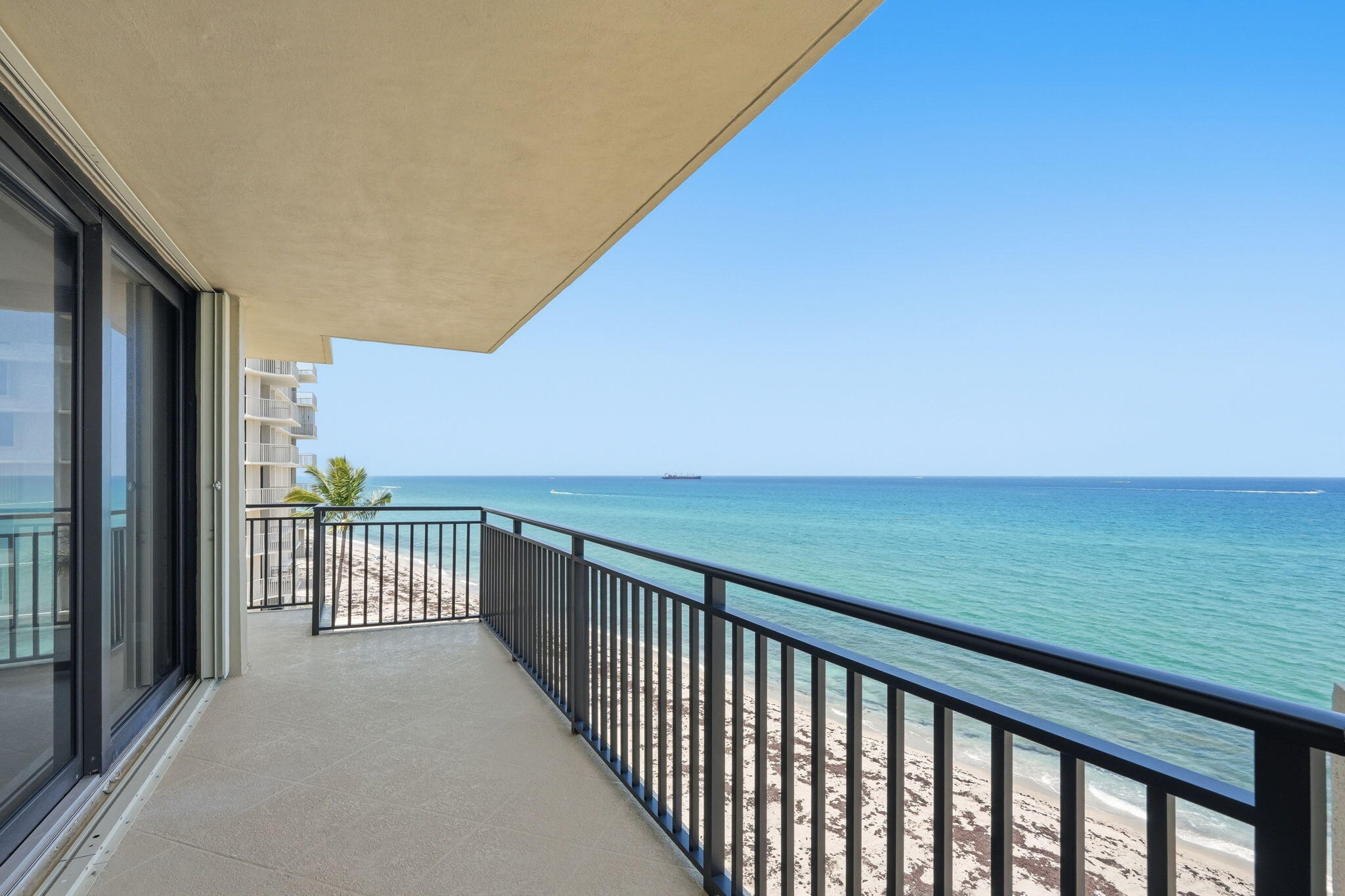 5460 N Ocean Drive 6a
