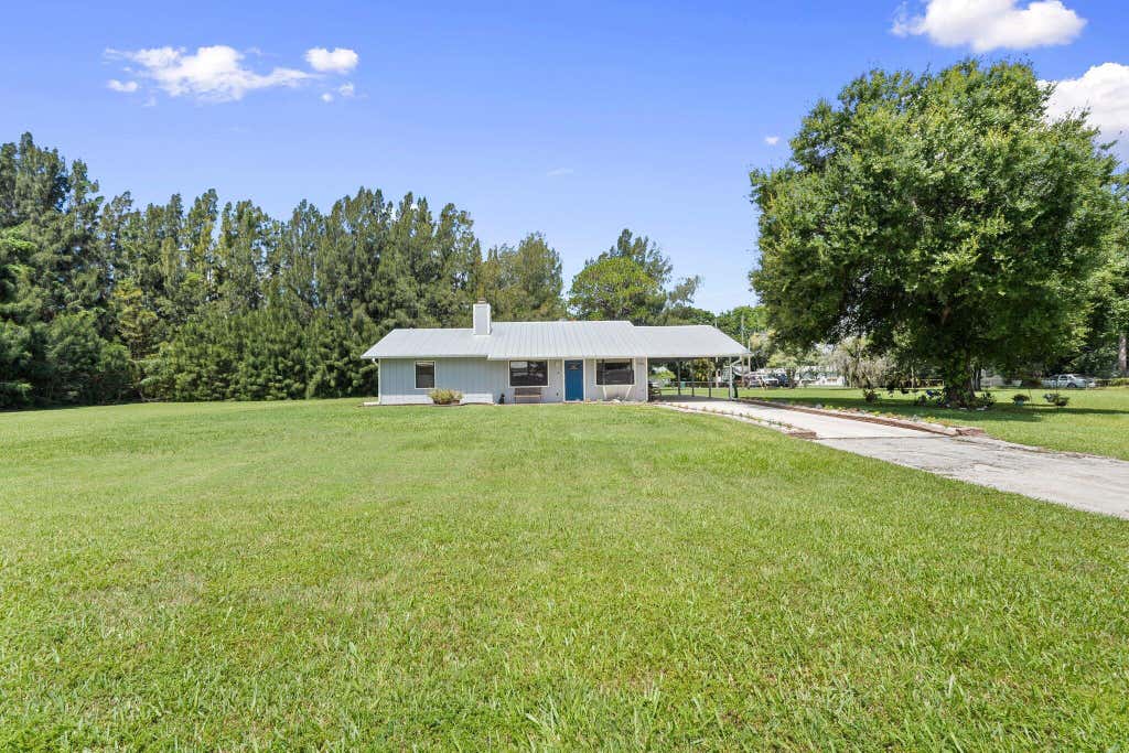 Photo of 3201 LINDA VISTA AVE, Fort Pierce, FL 34982 (MLS # B26053621)