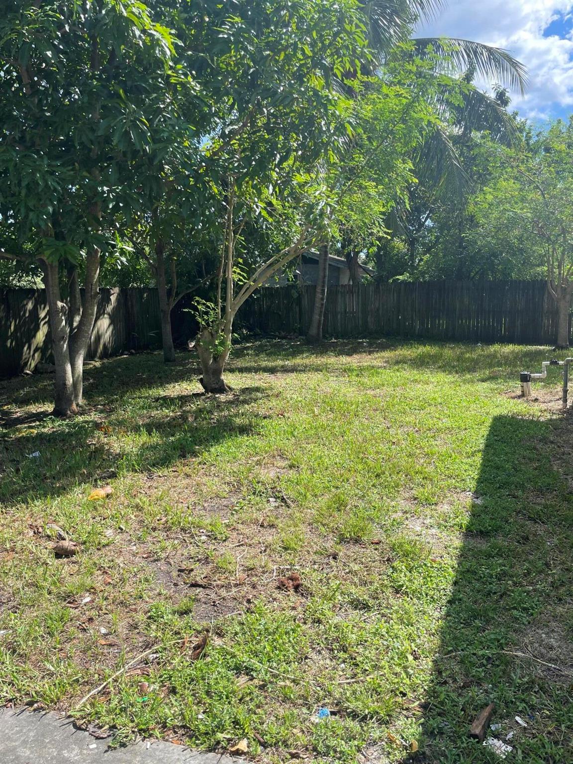 KNOTTY PINE ACRES - Residential