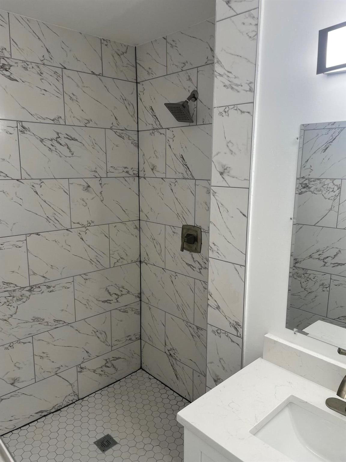 KNOTTY PINE ACRES - Residential