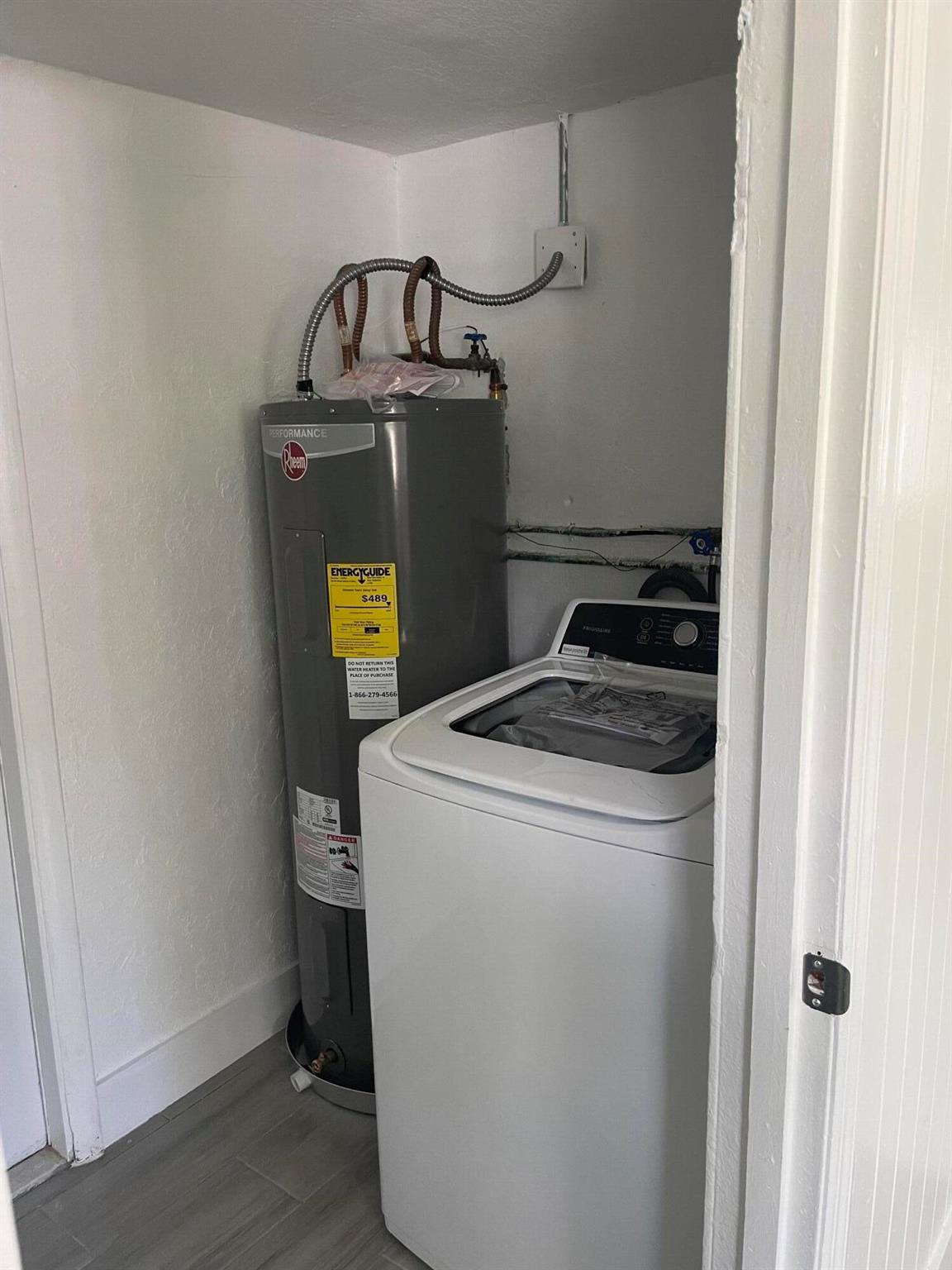 KNOTTY PINE ACRES - Residential