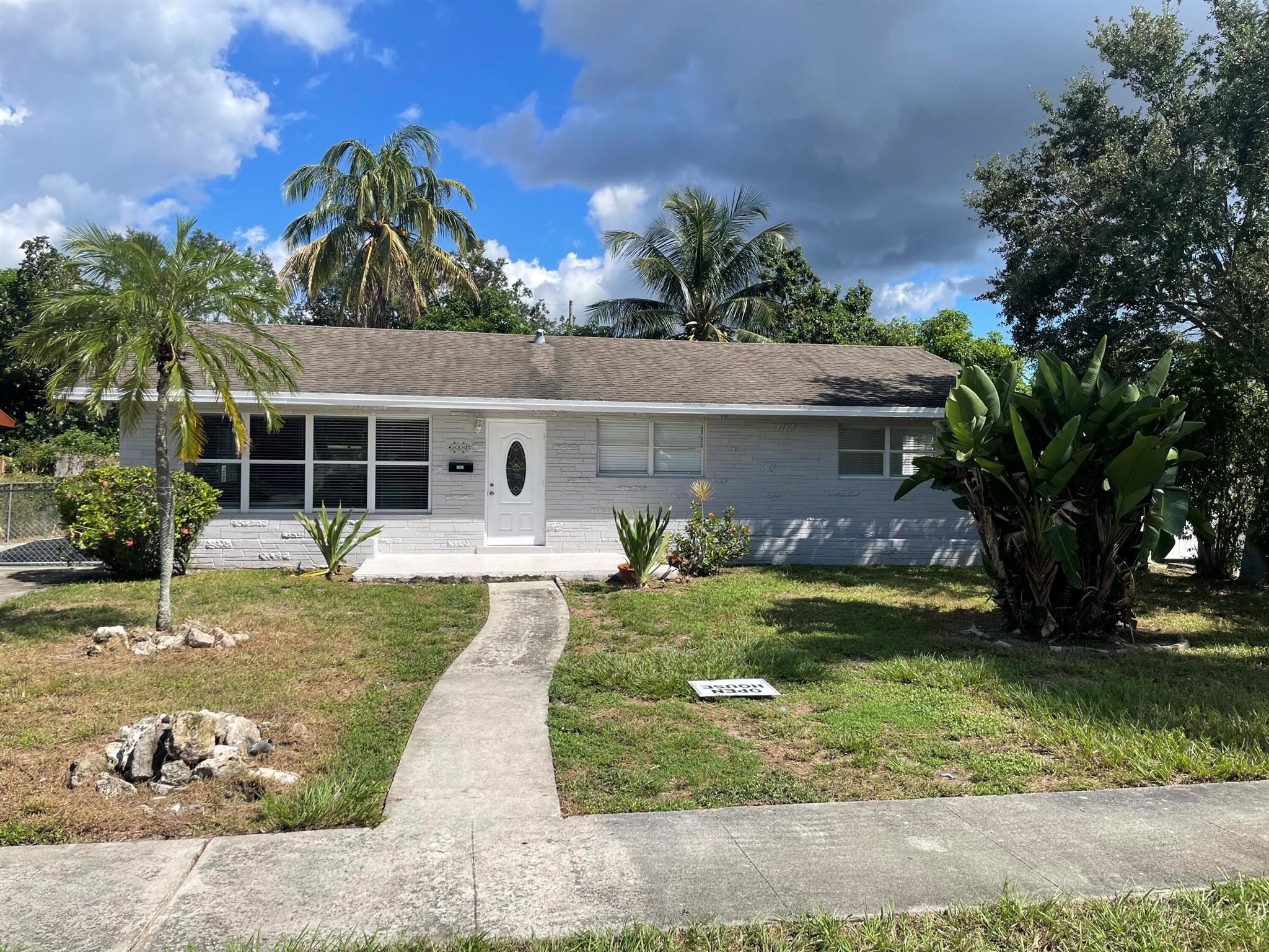 KNOTTY PINE ACRES - Residential