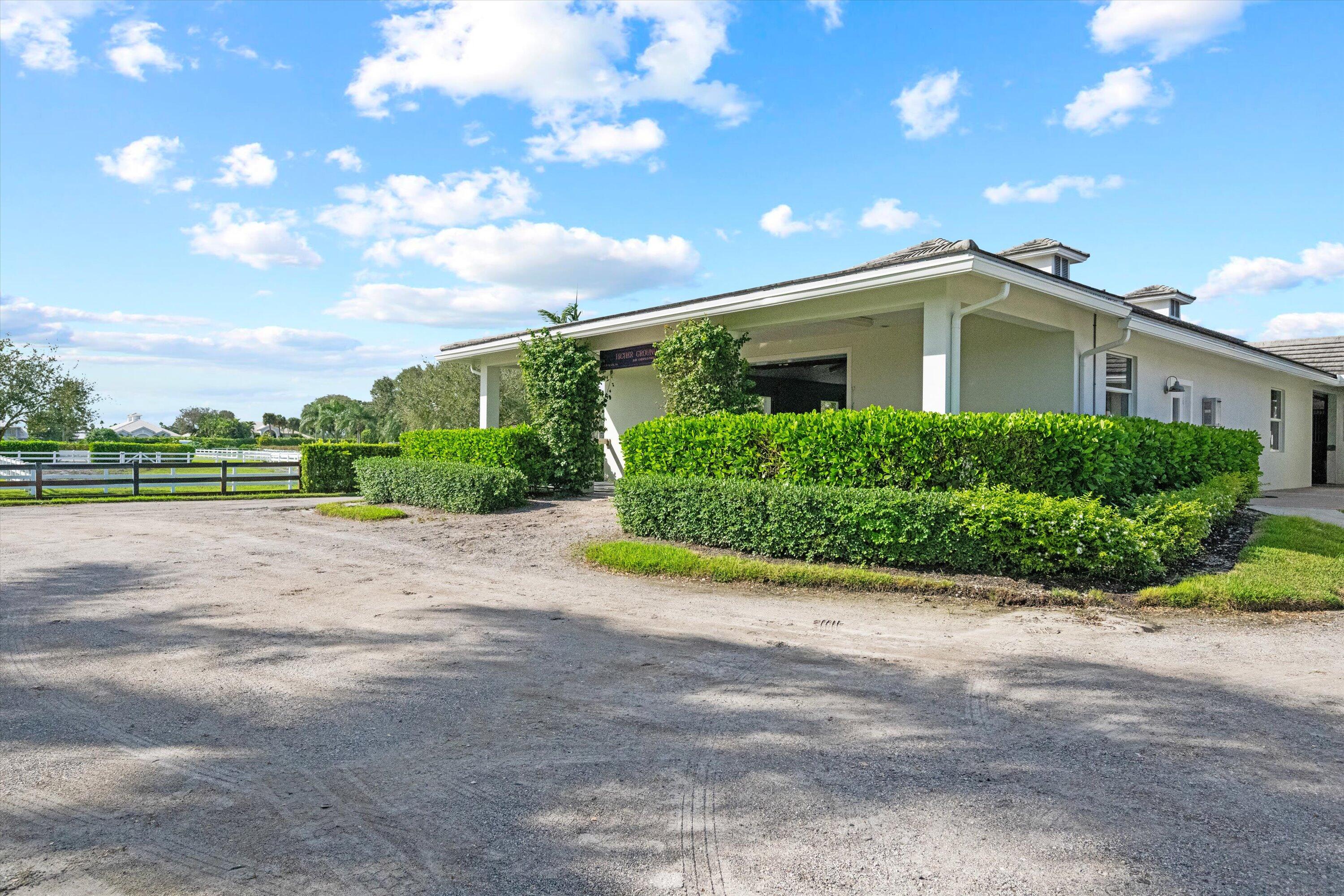 SADDLE TRAIL PARK OF WELLINGTON - Residential