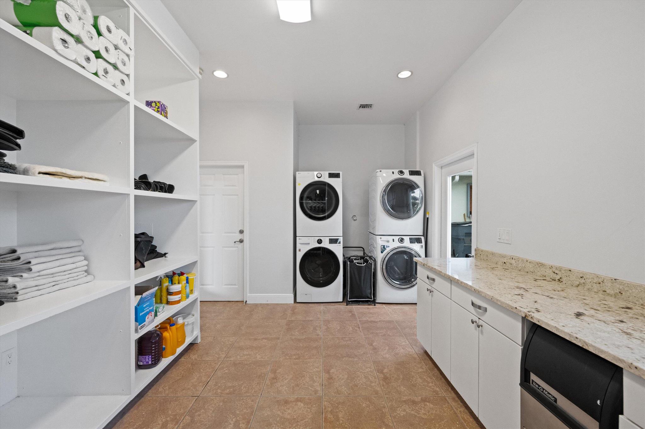 SADDLE TRAIL PARK OF WELL - Residential