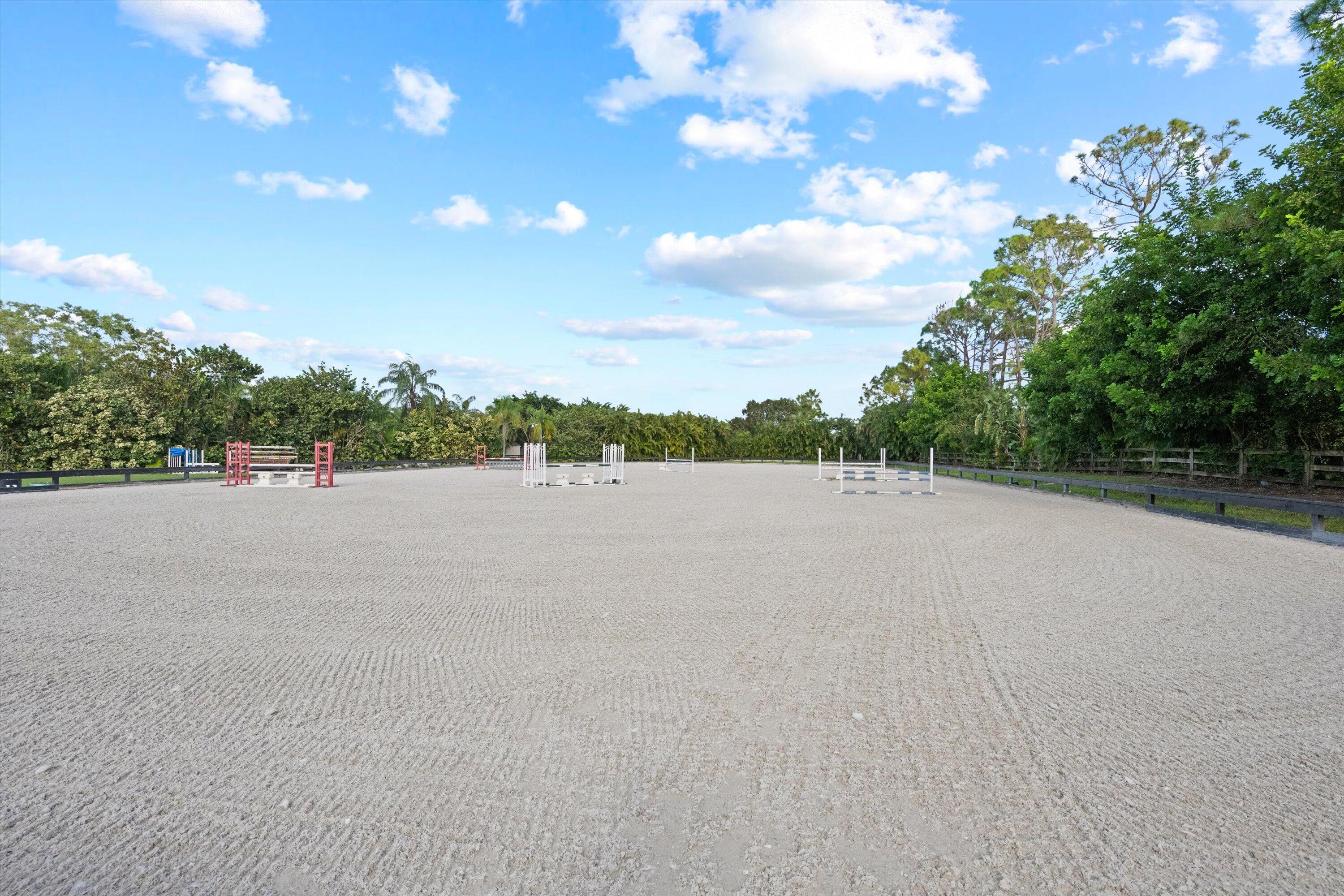 SADDLE TRAIL PARK OF WELLINGTON - Residential