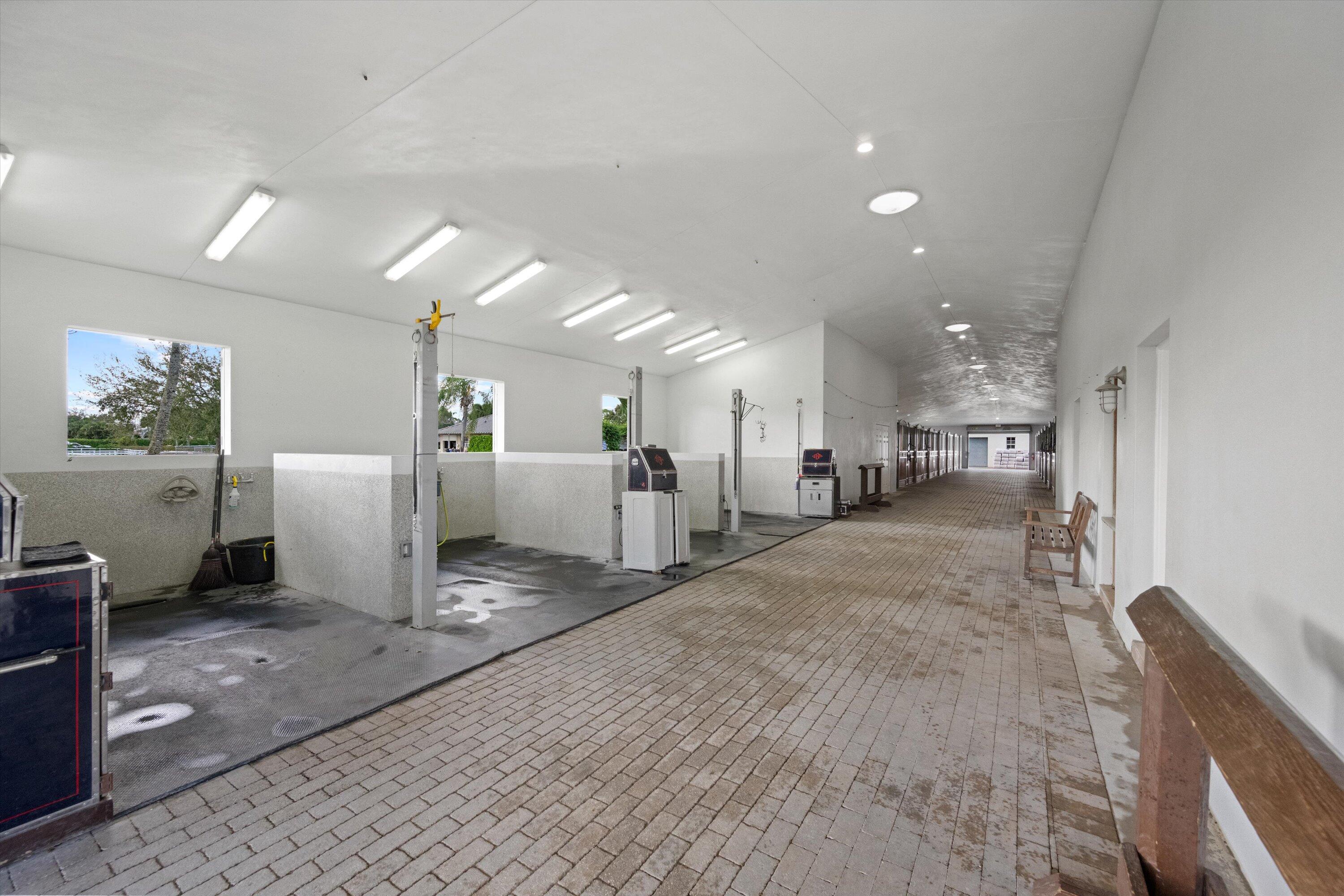 SADDLE TRAIL PARK OF WELLINGTON - Residential