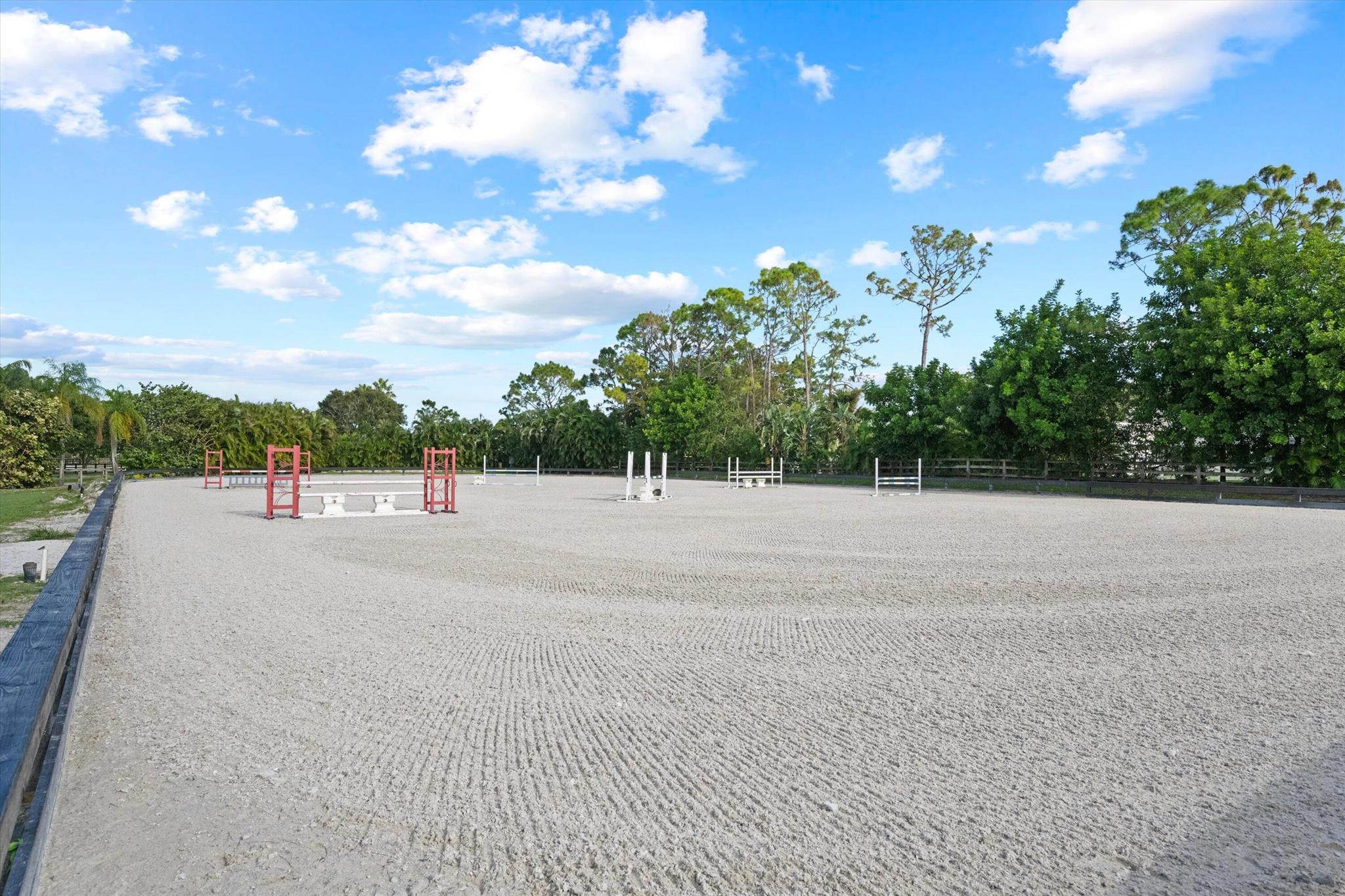 SADDLE TRAIL PARK OF WELL - Residential