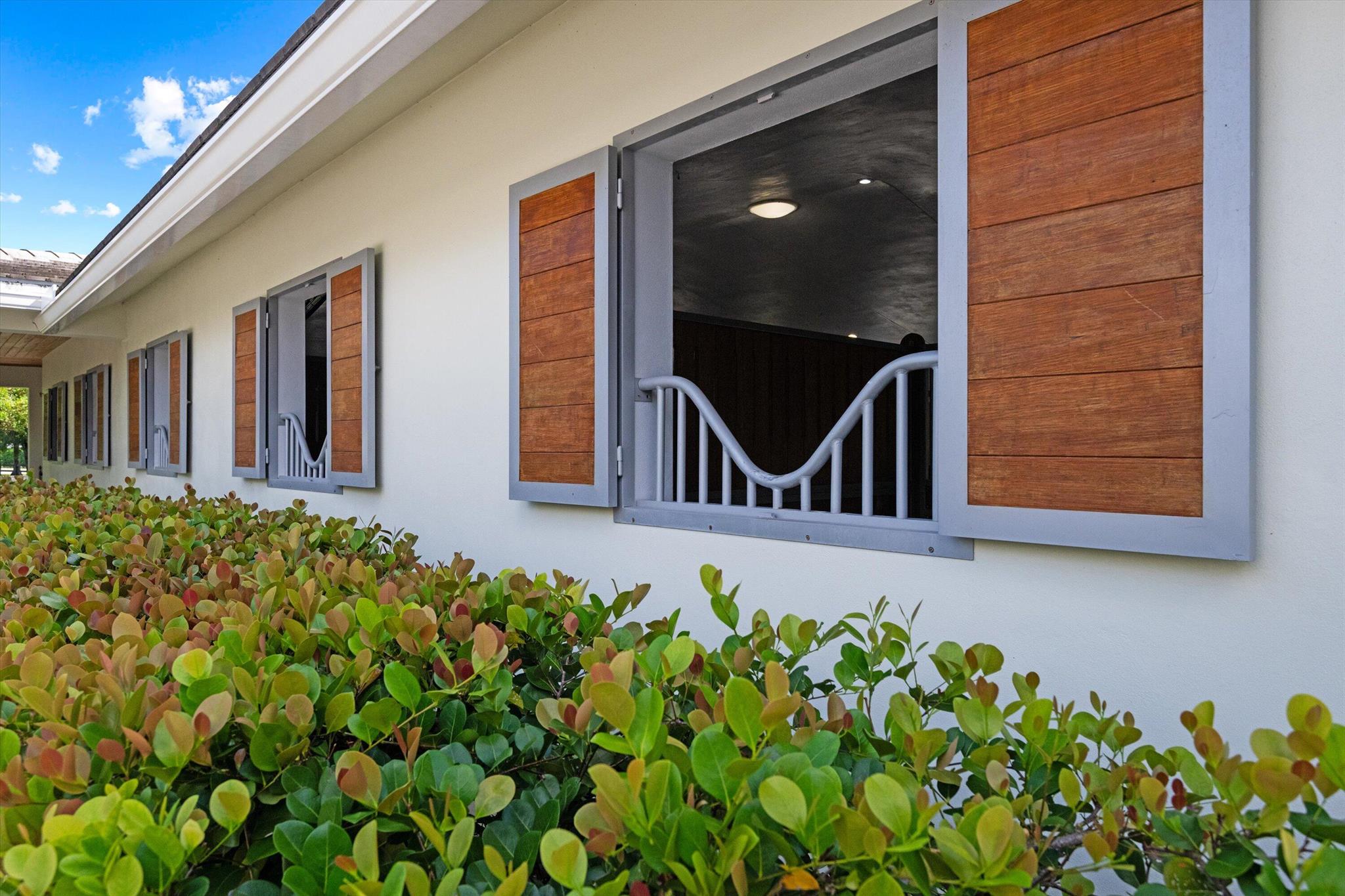 SADDLE TRAIL PARK OF WELL - Residential