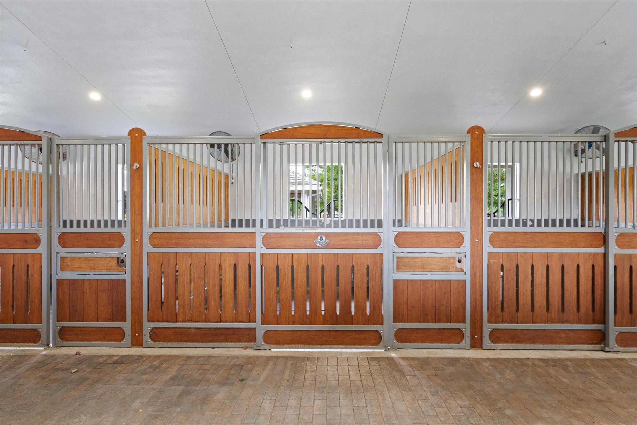 SADDLE TRAIL PARK OF WELL - Residential