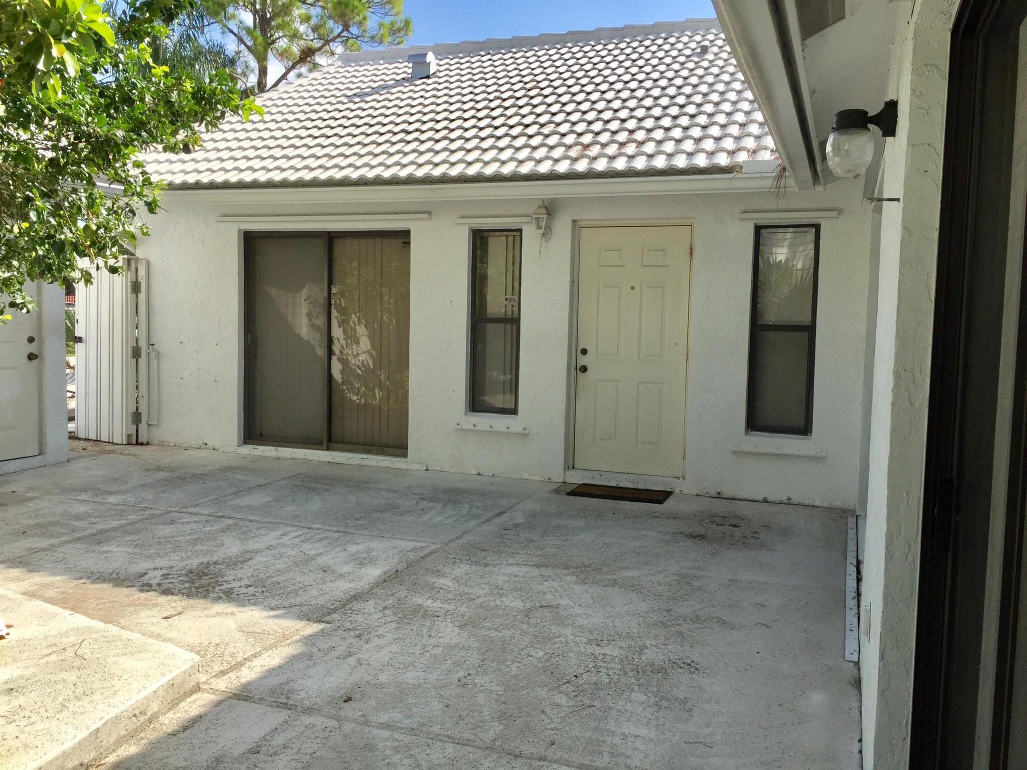 SUGAR POND MANOR OF WELLI - Residential Lease