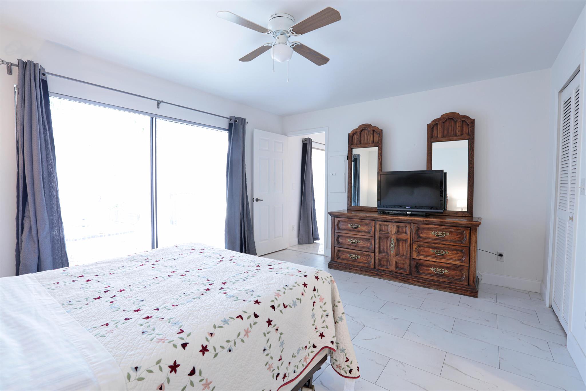 SUGAR POND MANOR OF WELLI - Residential Lease
