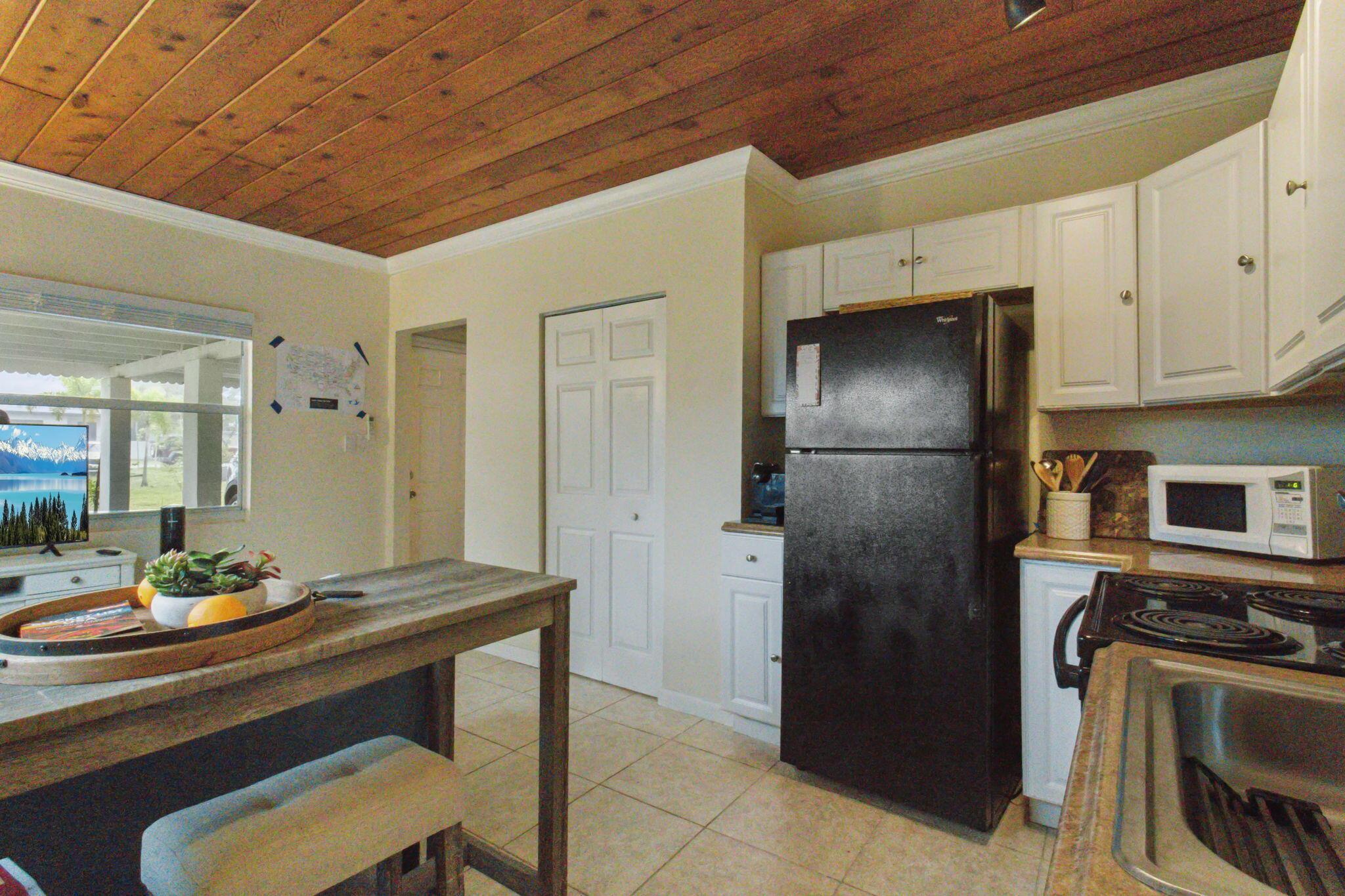 MANTYHARJU LANTANA - Residential Lease