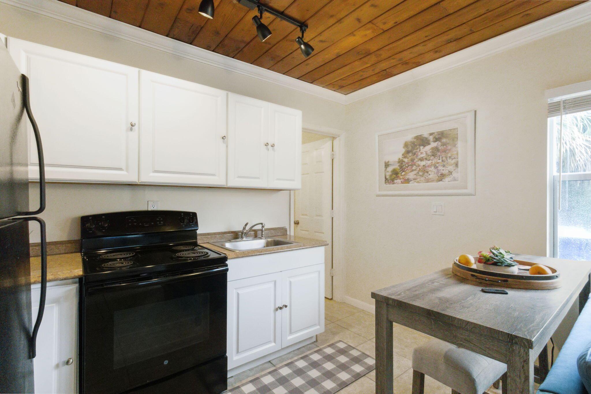 MANTYHARJU LANTANA - Residential Lease