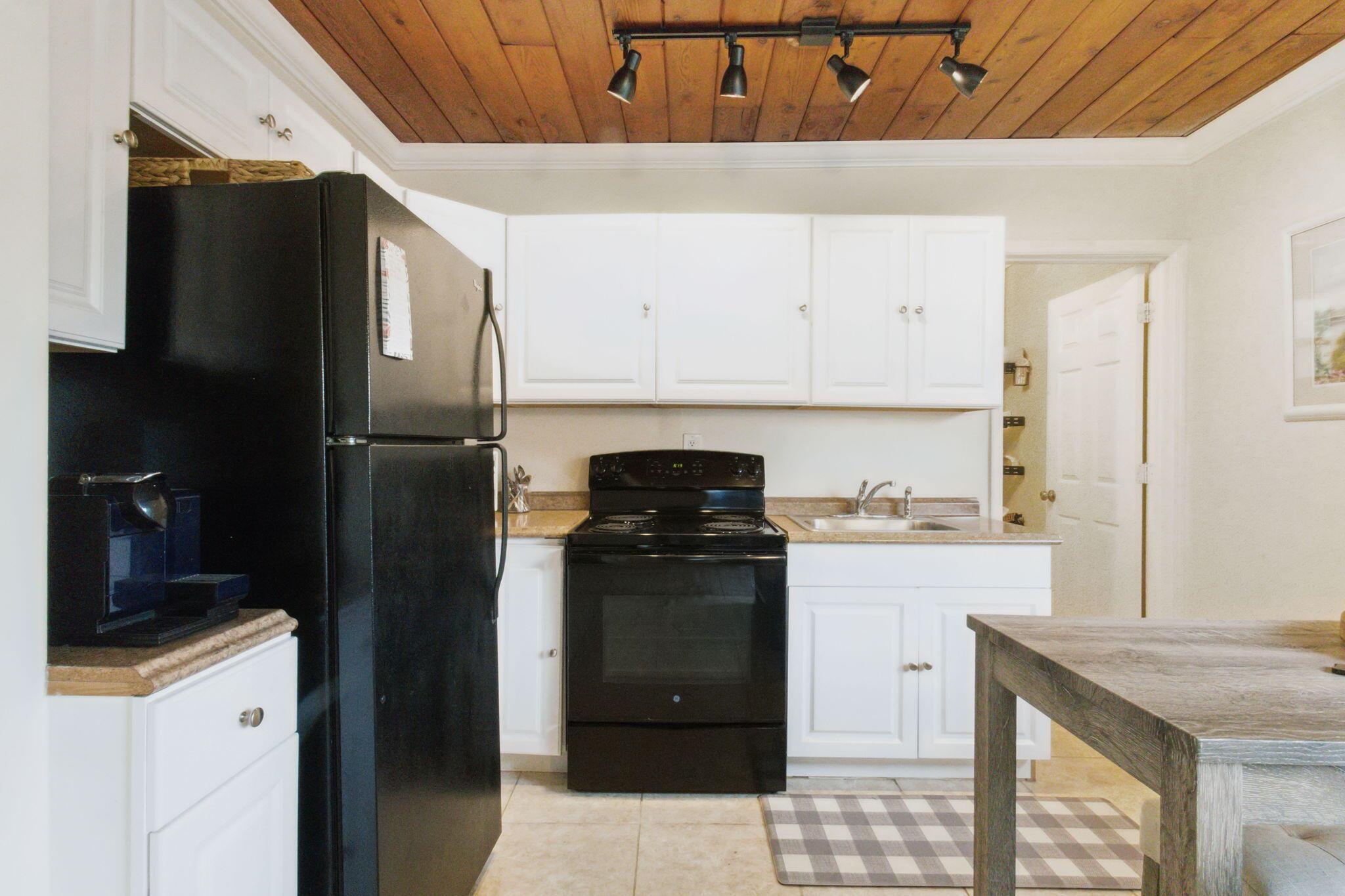 MANTYHARJU LANTANA - Residential Lease