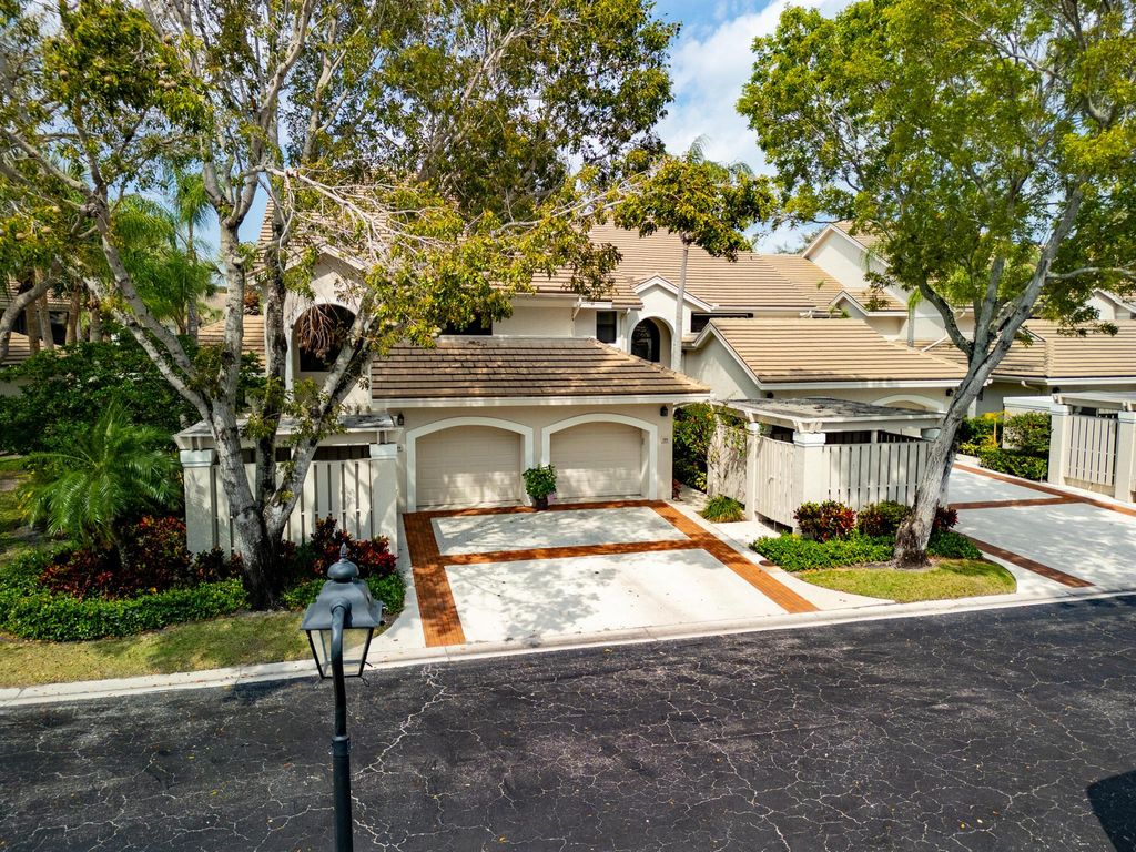 Photo of 3911 Back Bay Drive #221, Jupiter, FL 33477 (MLS # R10962413)