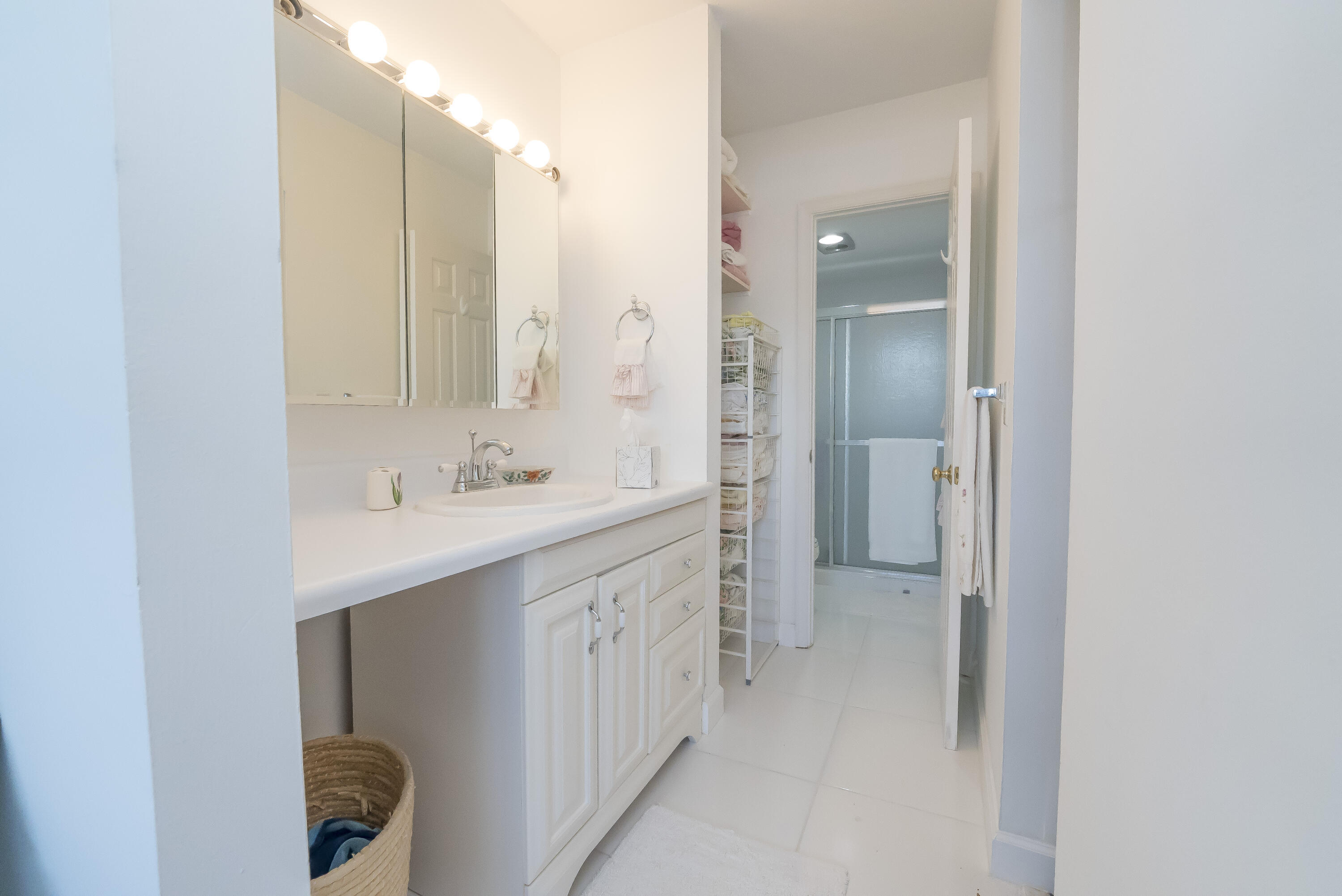 GEMINI CONDO - Residential