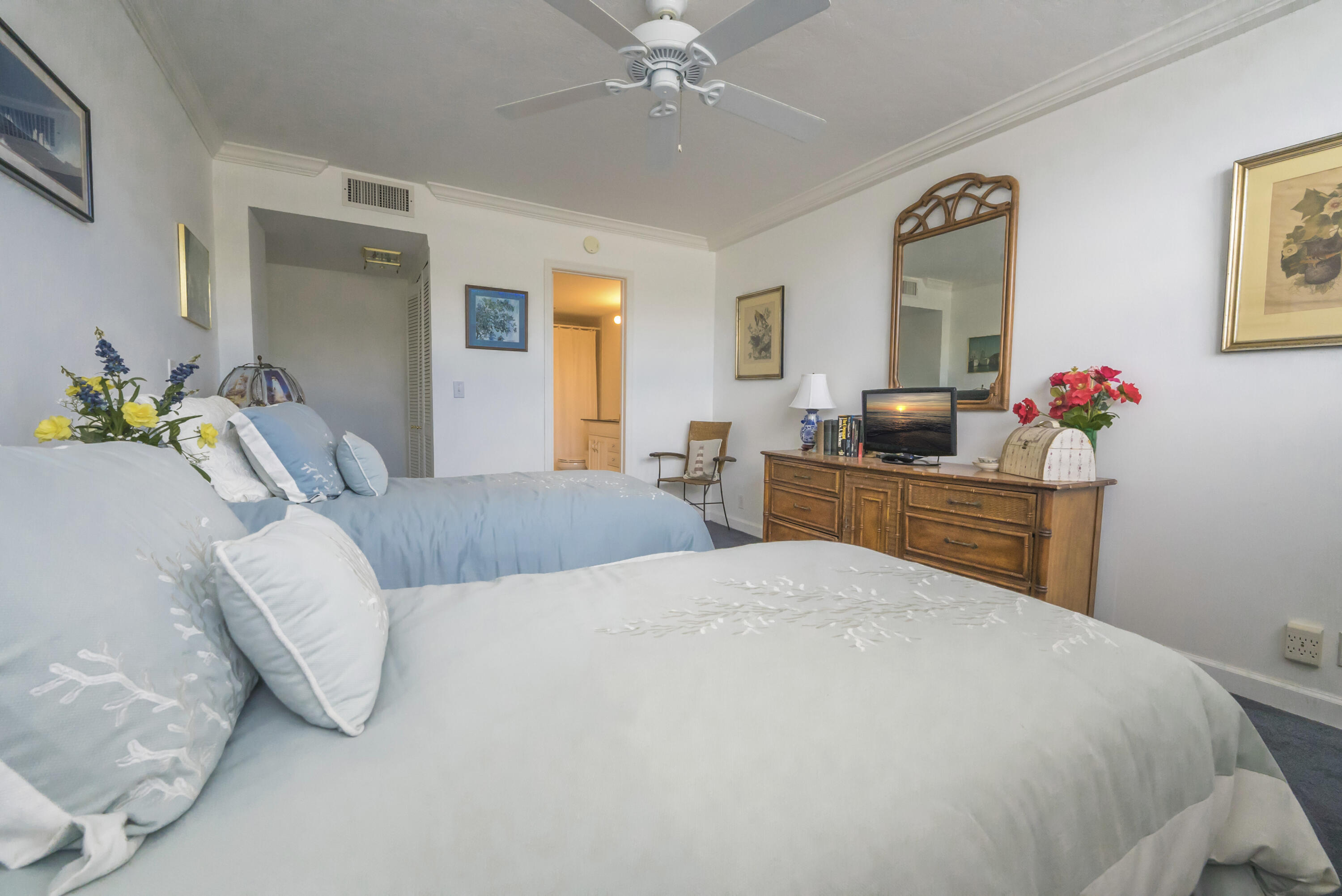 GEMINI CONDO - Residential