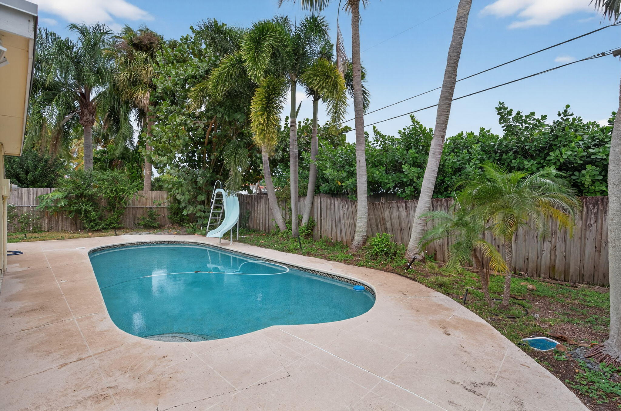 PALM BEACH GARDENS ESTATES - Residential