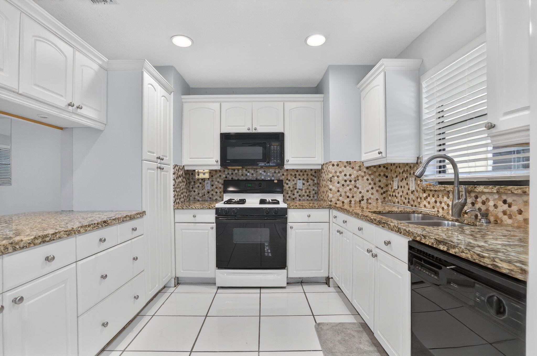 PALM BEACH GARDENS ESTATES - Residential