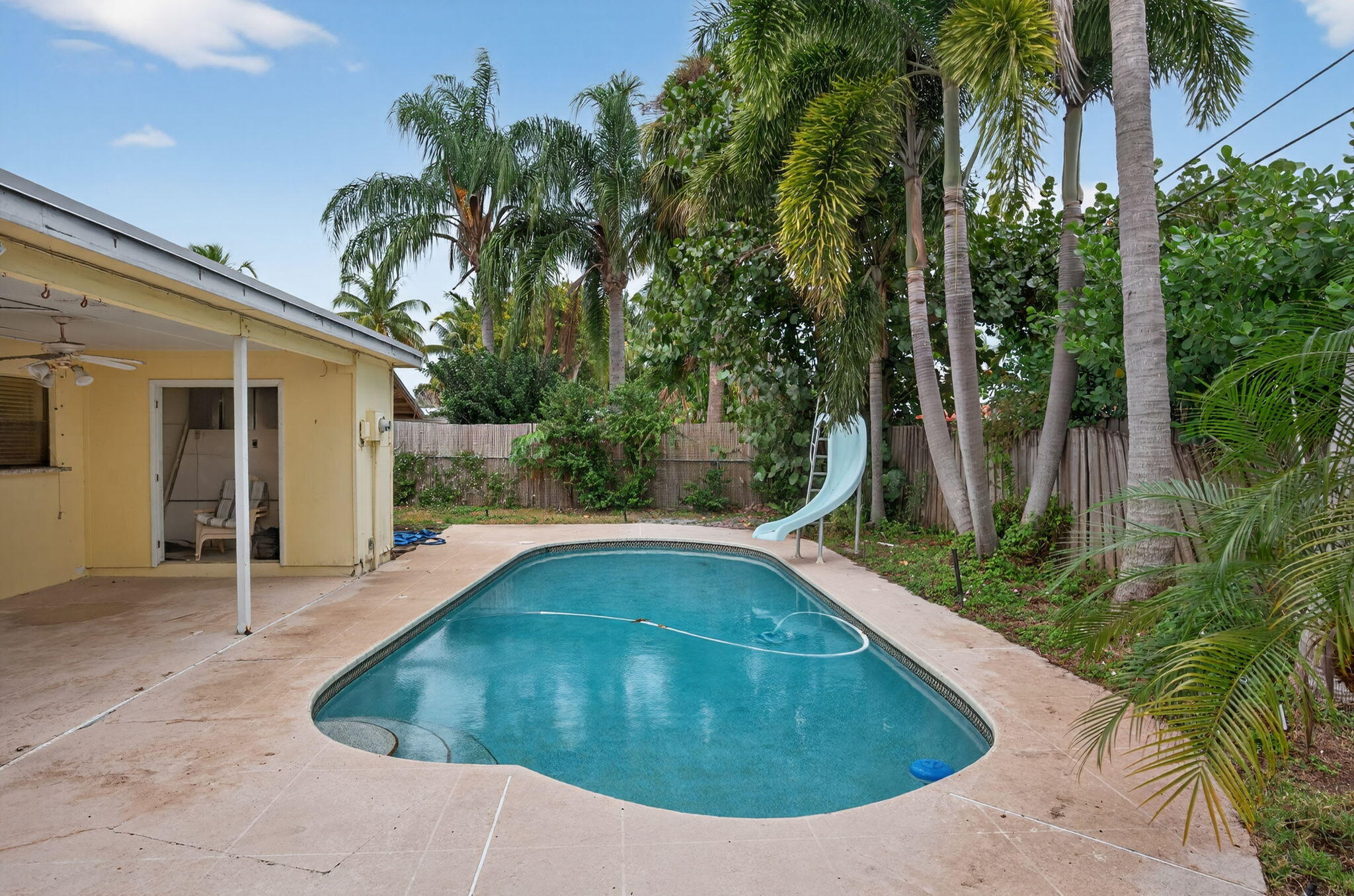 PALM BEACH GARDENS ESTATES - Residential