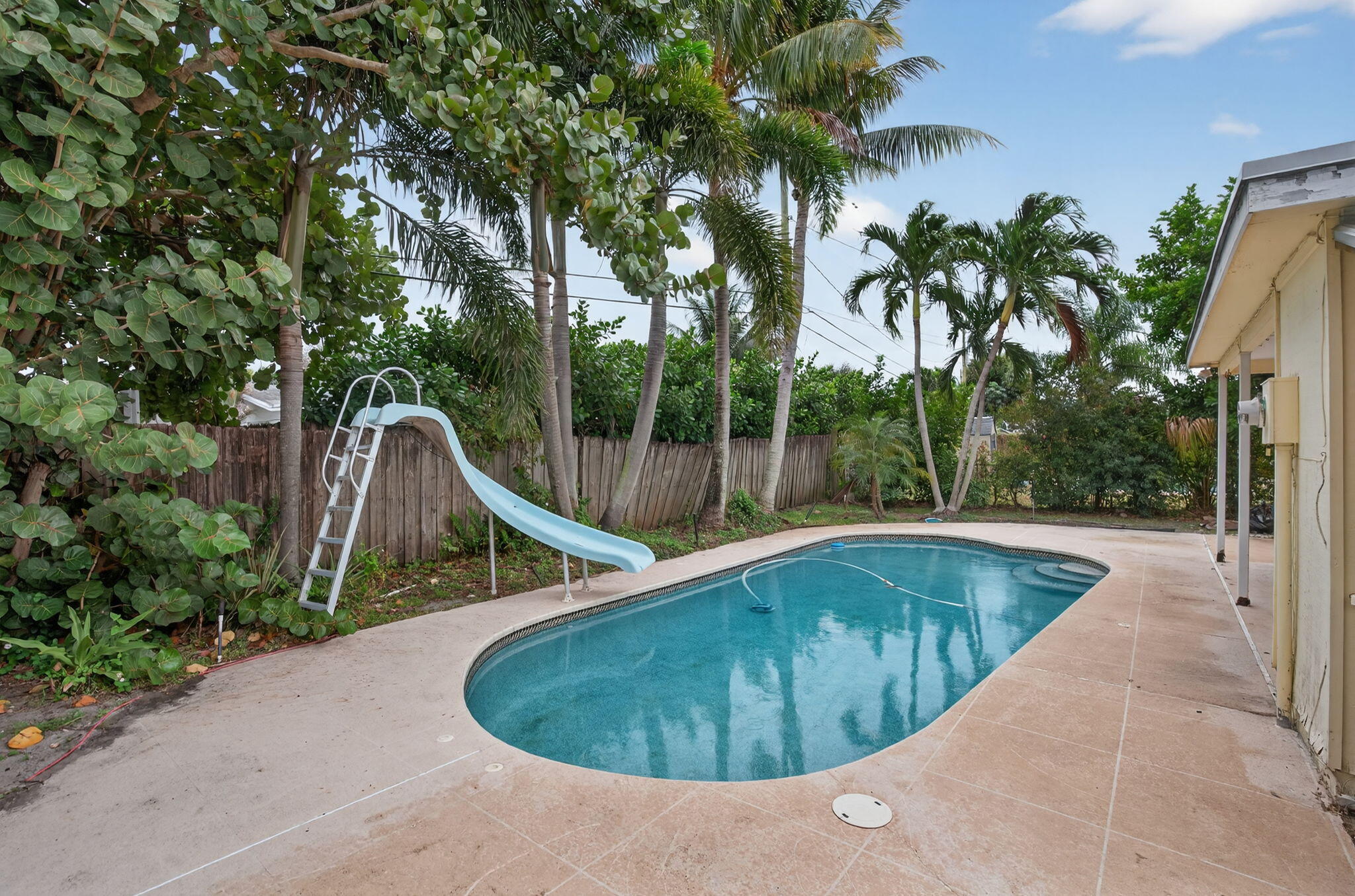 PALM BEACH GARDENS ESTATES - Residential