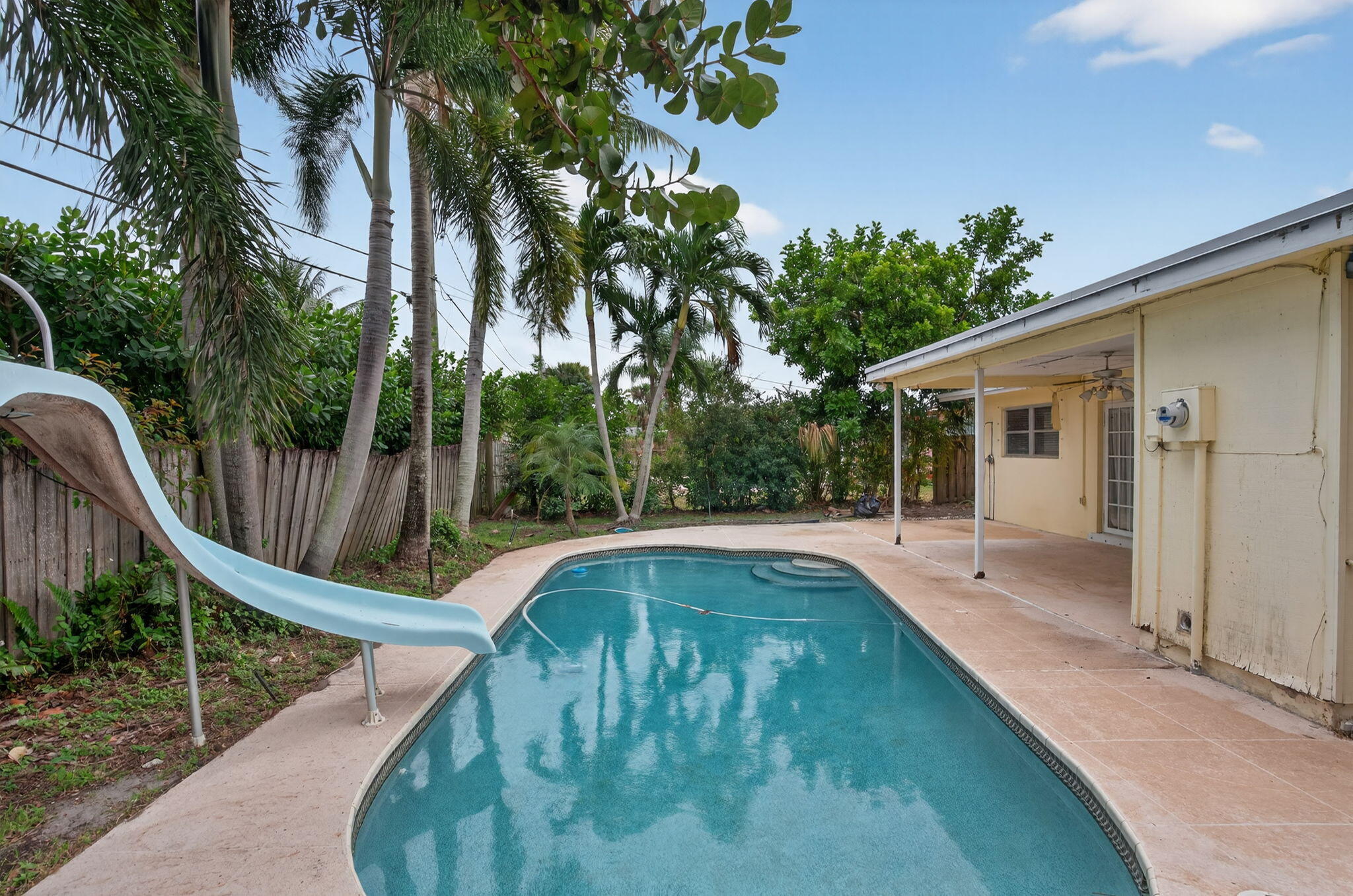 PALM BEACH GARDENS ESTATES - Residential