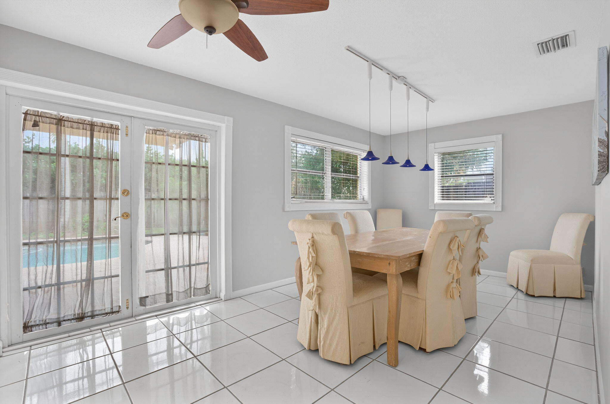 PALM BEACH GARDENS ESTATES - Residential