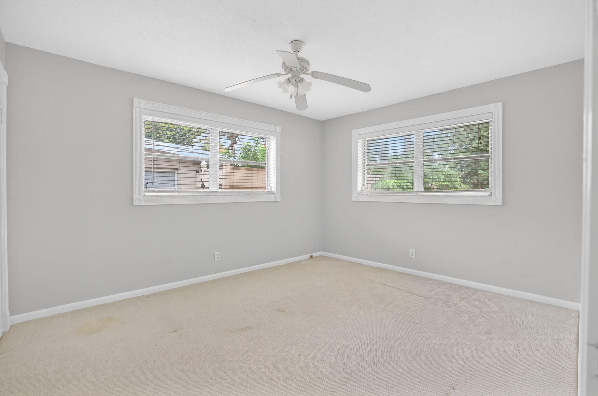 PALM BEACH GARDENS ESTATES - Residential