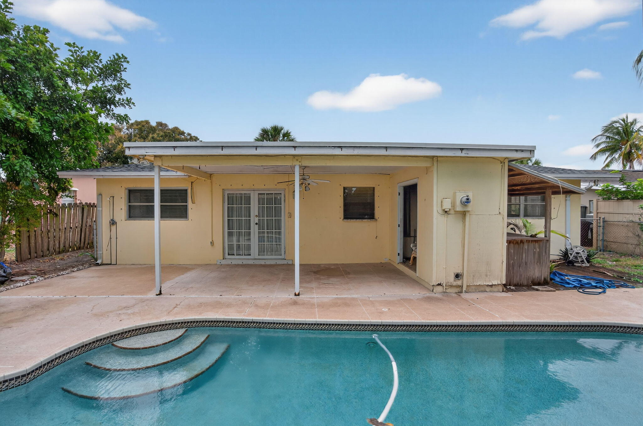 PALM BEACH GARDENS ESTATES - Residential