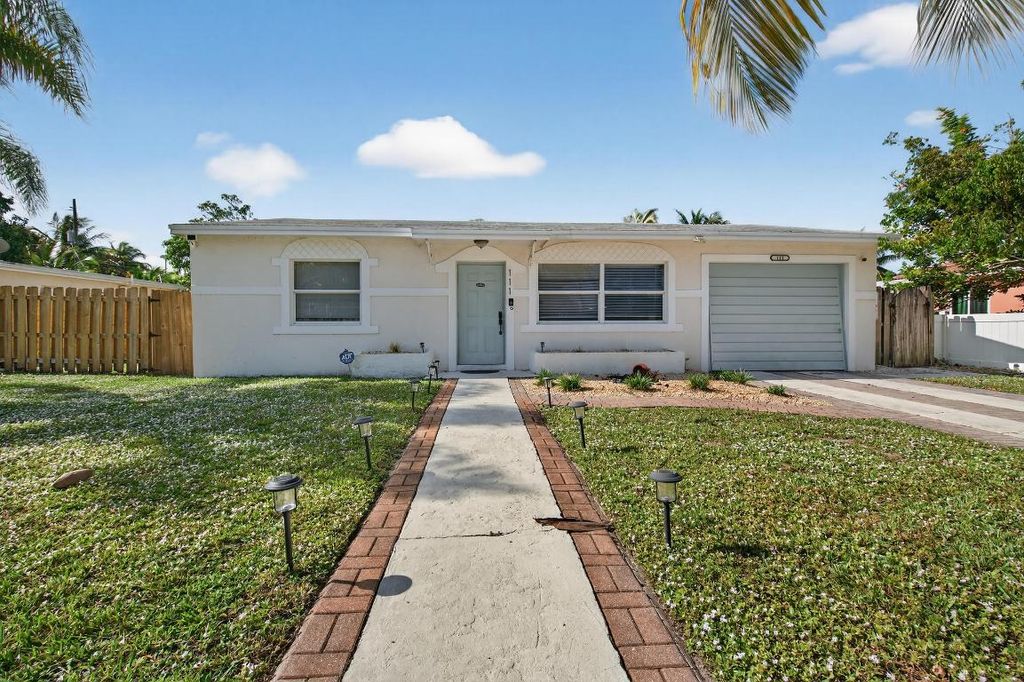 Photo of 111 SW 3rd Court, Boynton Beach, FL 33435 (MLS # R11146381)