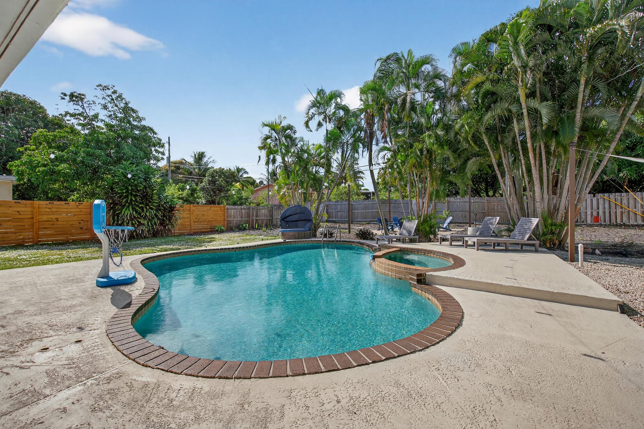 MORRISON HEIGHTS - Residential