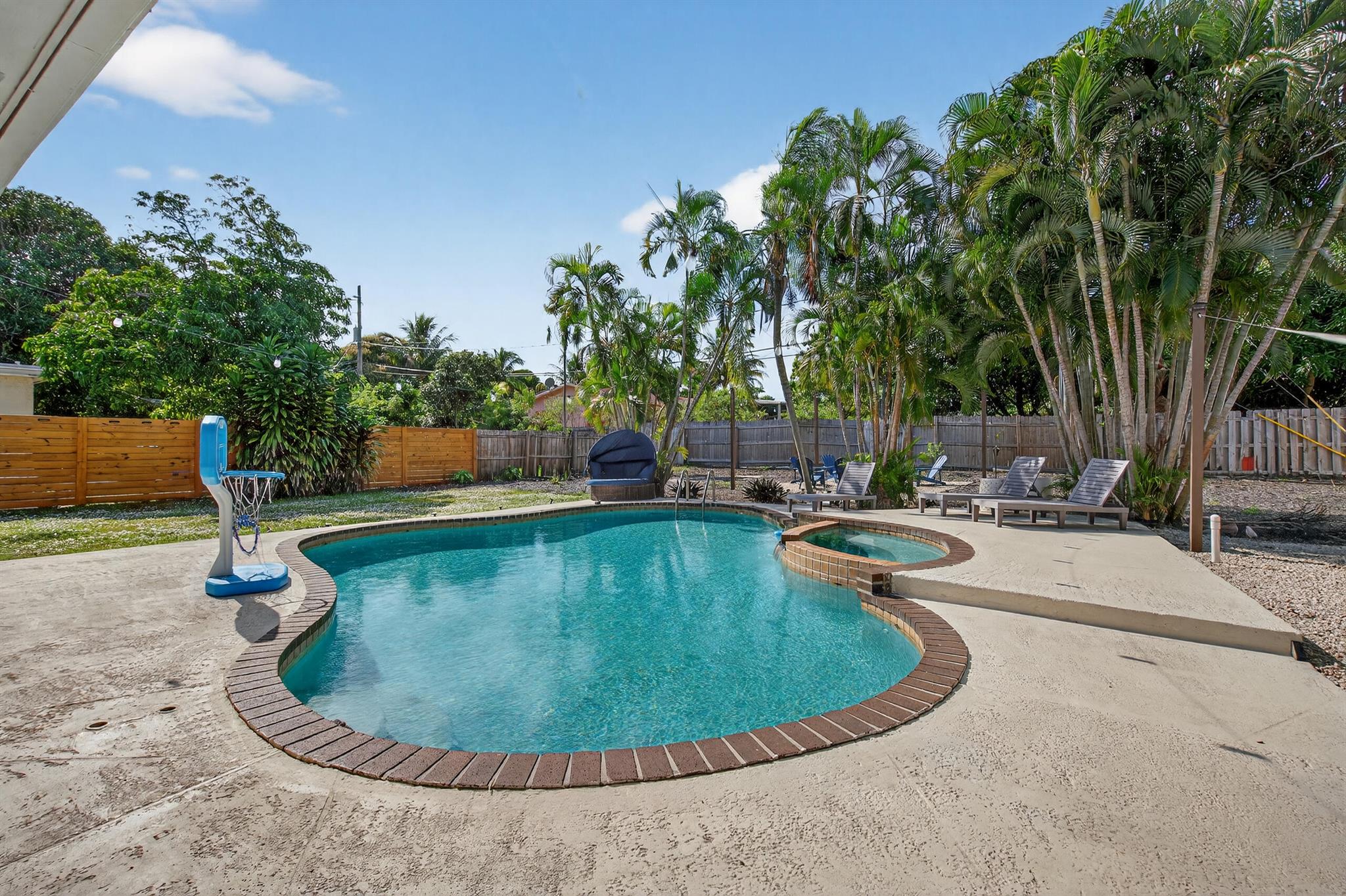 MORRISON HEIGHTS - Residential