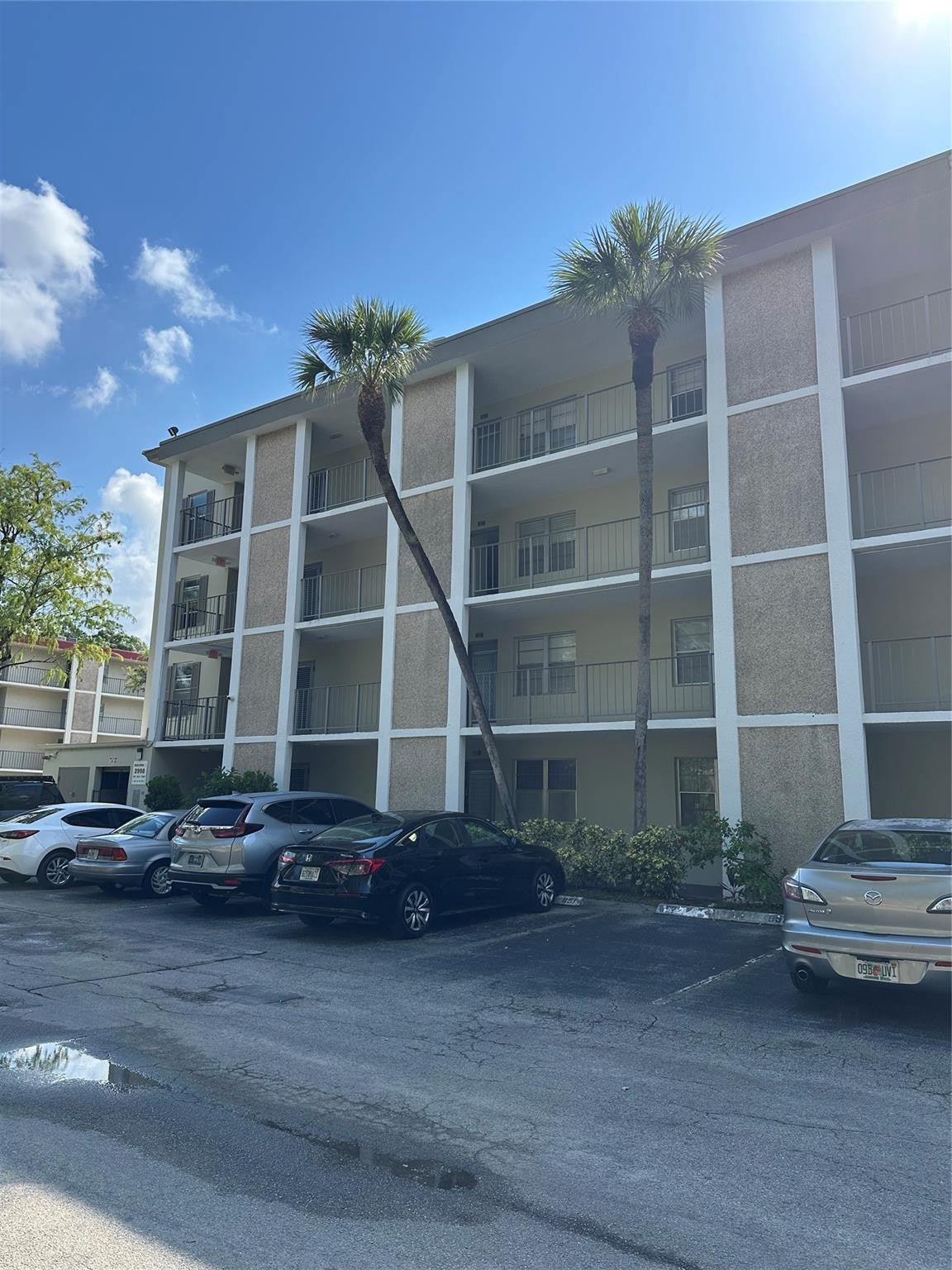 2998 NW 48th Terrace 327, Lauderdale Lakes FL 33313