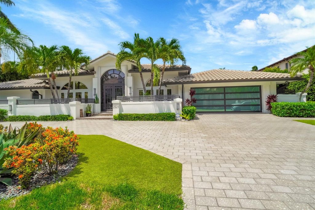 Photo of 2521 Del Lago Drive, Fort Lauderdale, FL 33316 (MLS # F10518196)