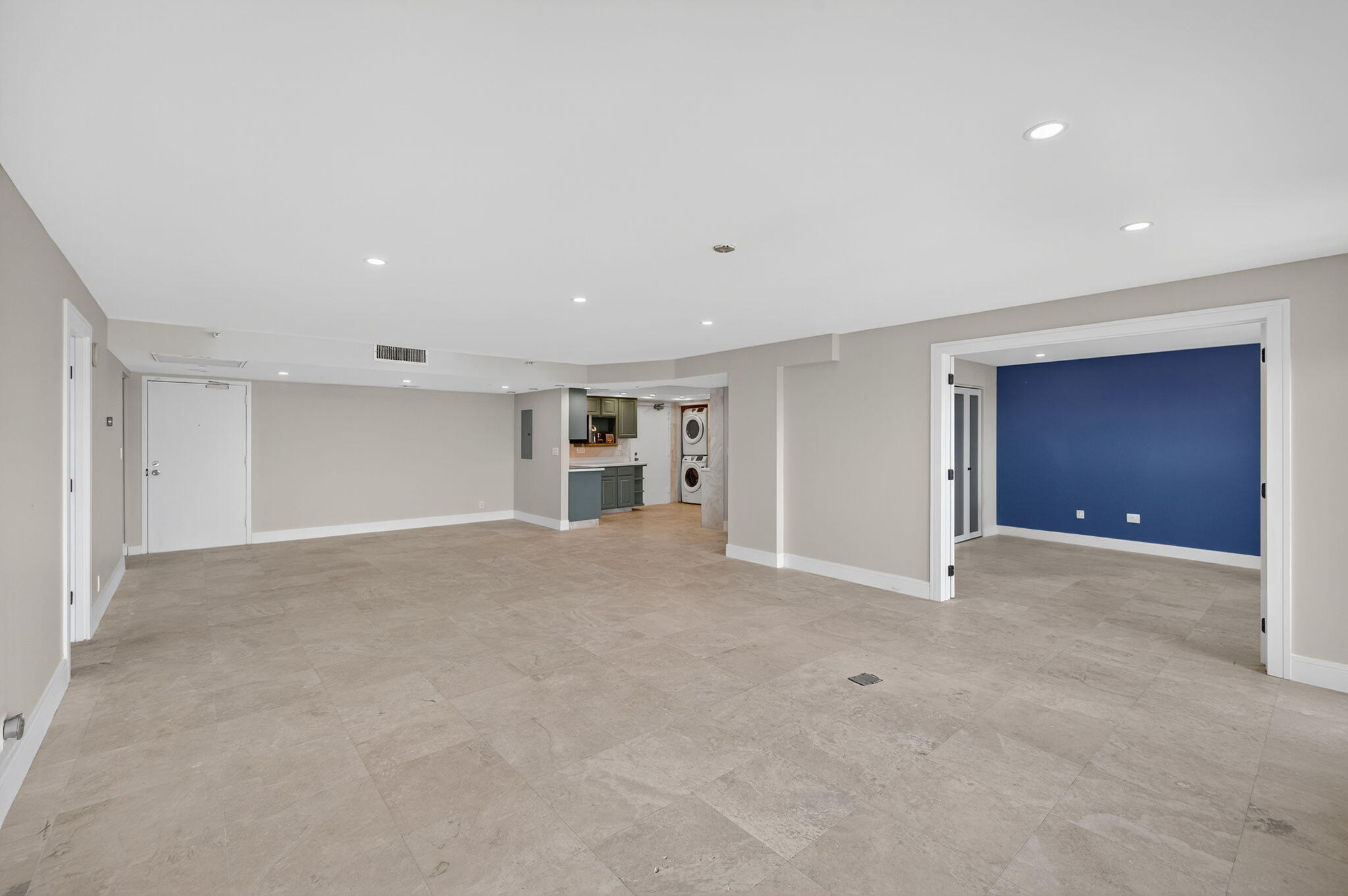 3200 Port Royale Drive N 1205