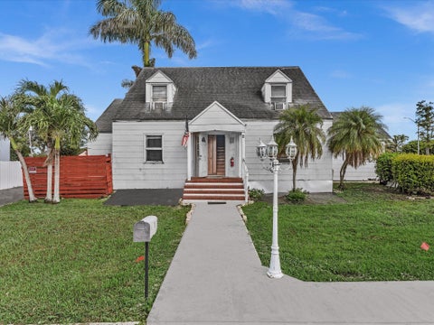 Tiny photo for 9 NW AVENUE D, Belle Glade, FL 33430 (MLS # B26089815)