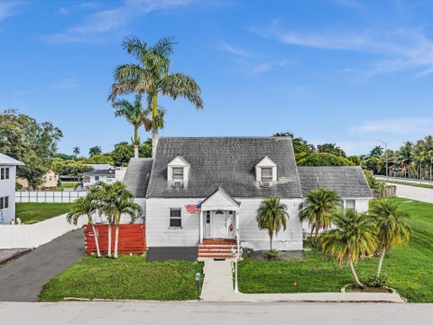 Tiny photo for 9 NW AVENUE D, Belle Glade, FL 33430 (MLS # B26089815)