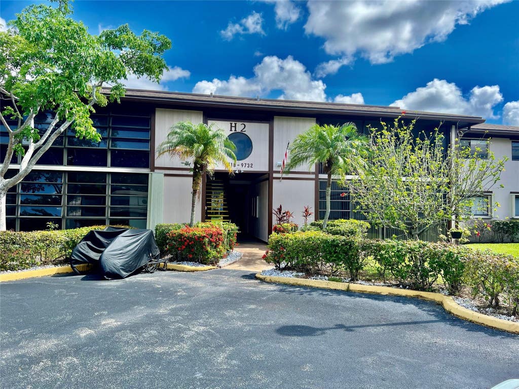Photo of 9718 S BELFORT Circle #108, Tamarac, FL 33321 (MLS # B26061919)