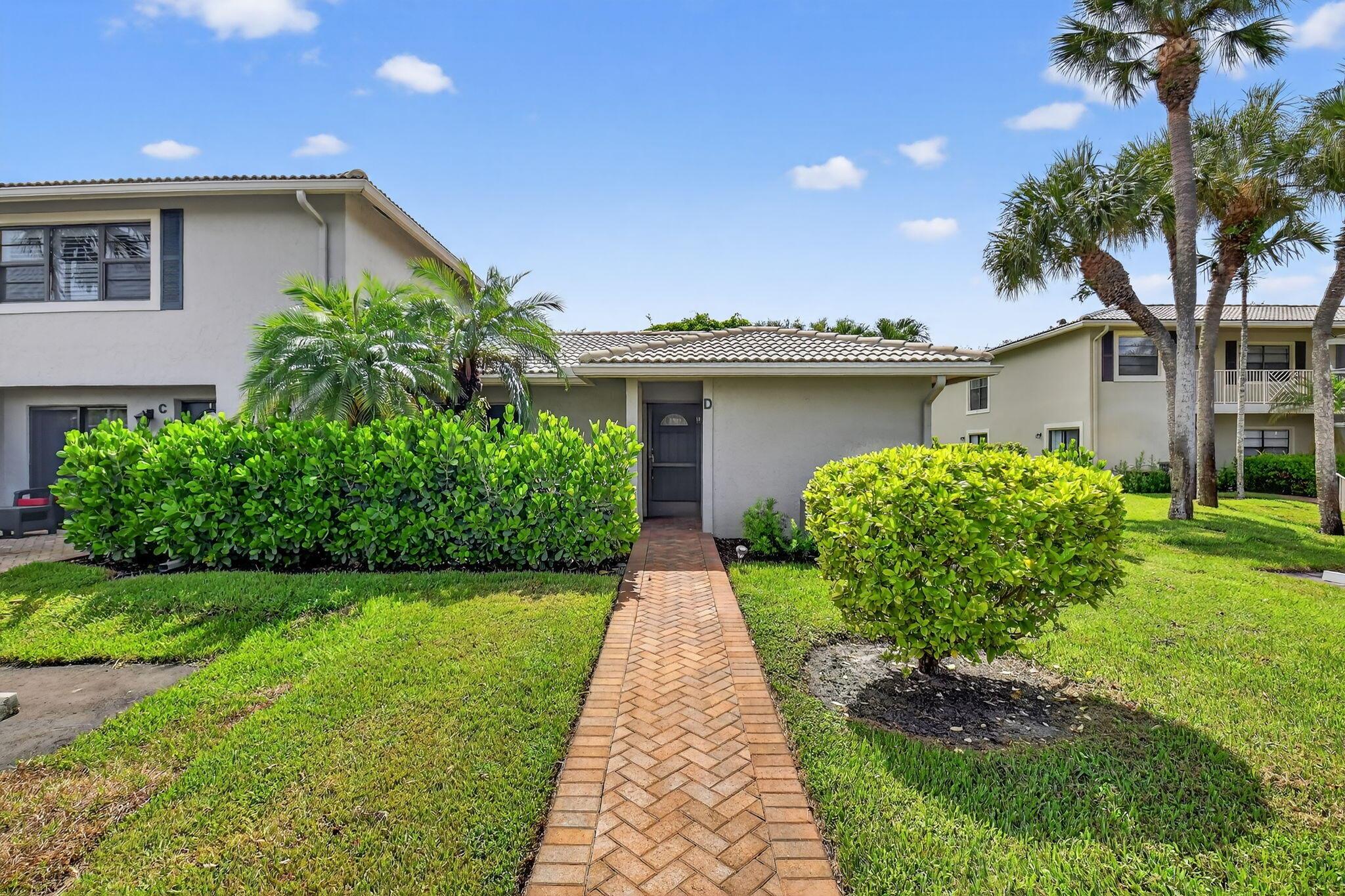 Move-In Ready Villa in Hunters Run!Step into your dream home in the heart of the prestigious Hunters Run Country Club! This 2-bedroom, 2-bath villa has been fully updated & is ready for you to start enjoying the Florida lifestyle from day 1. The modern kitchen is a showstopper--featuring granite countertops, updated cabinetry, stainless steel appliances, & a decorative backsplash that flows beautifully into the dining room through a convenient pass-through. The bright breakfast area opens to a patio through sliding glass doors, perfect for sipping coffee or relaxing in the morning sun & golf cart parking.Both bedrooms are generously sized, & both bathrooms have been completely renovated w/fresh, stylish finishes.Enjoy indoor-outdoor living w/ a screened lanai w/double exposure.