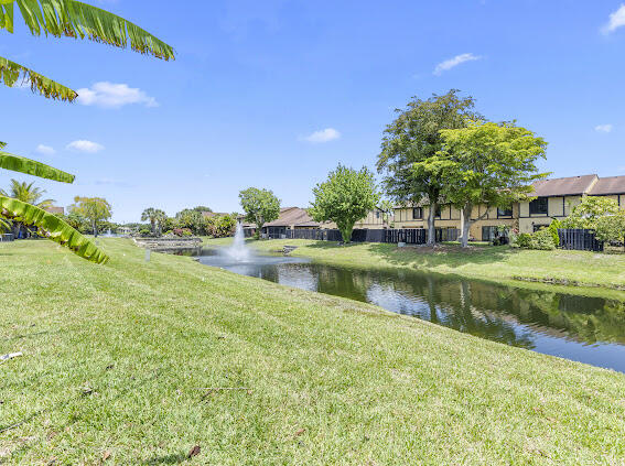 SPRINGTREE LAKES - Residential
