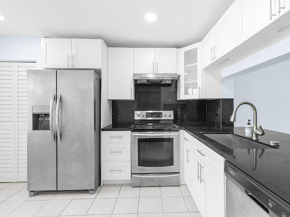SPRINGTREE LAKES - Residential