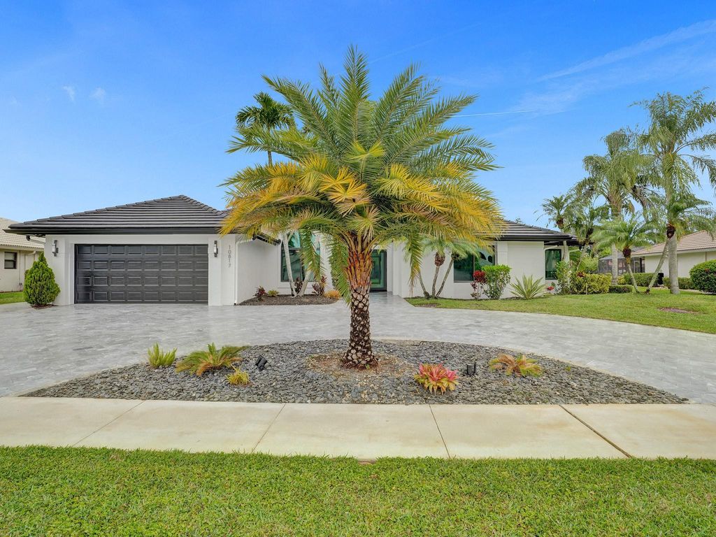 Photo of 10817 River Glenn Dr, Boca Raton, FL 33428 (MLS # F10433076)