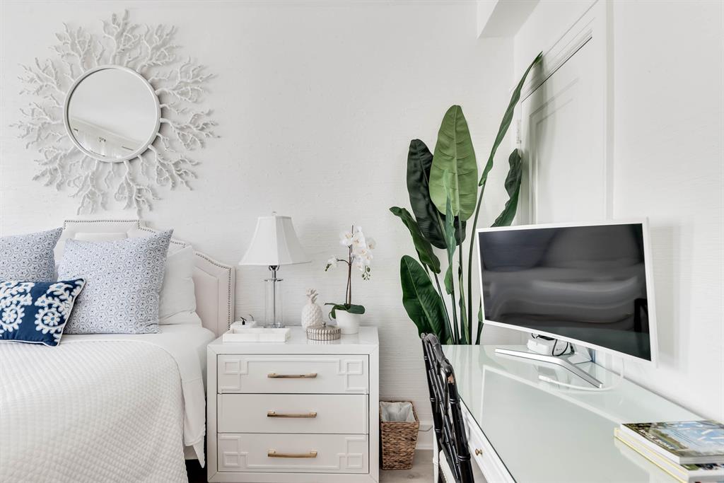 PALM BEACH HOTEL CONDO - Residential