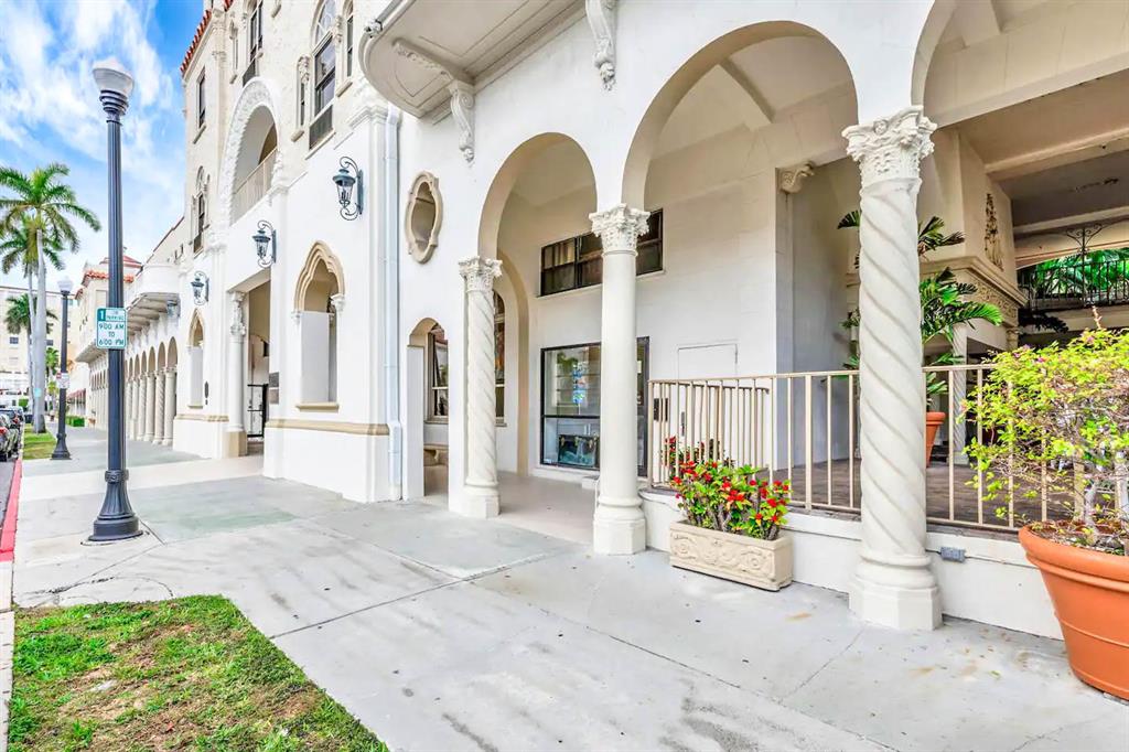 PALM BEACH HOTEL CONDO - Residential