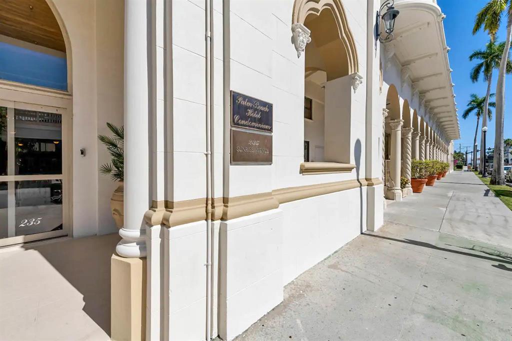 PALM BEACH HOTEL CONDO - Residential