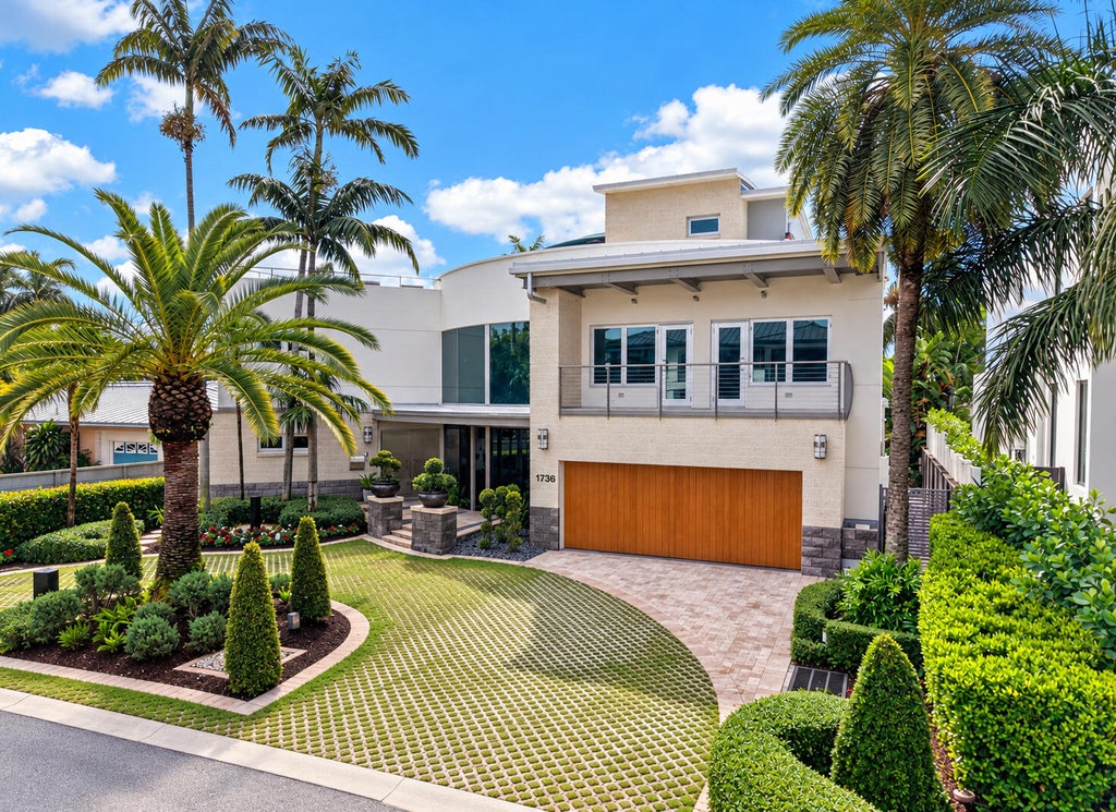 Photo of 1736 SE 13TH Street, Fort Lauderdale, FL 33316 (MLS # B26094419)