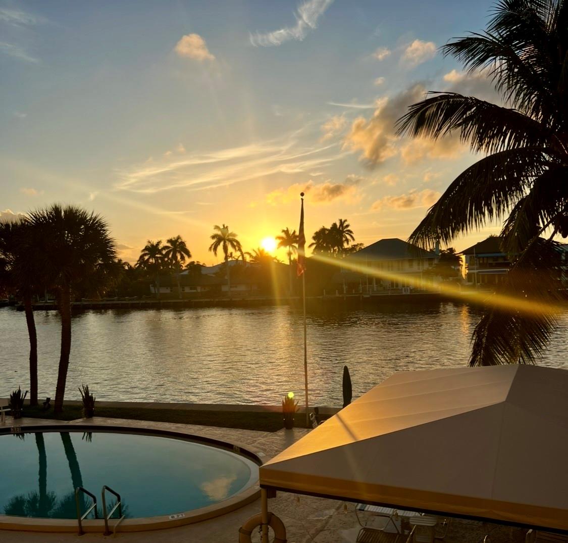 This rental will not last, schedule your appointment today!!!!!. This is where luxury meets the water. This 2 bedroom intracoastal apartment features a newly renovated kitchen and partially furnished spaces where you can sip your coffee or wine while watching boats drift by this intracoastal gem. One block away from award-winning beach, close to beach view restaurants, Deerfield Pier, shops and parks. Available for seasonal or yearly rental.
