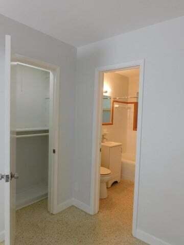 LAKE WORTH TOWN OF - Residential Lease