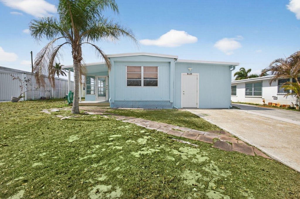 Photo of 8420 SE Eagle Avenue, Hobe Sound, FL 33455 (MLS # B26042151)