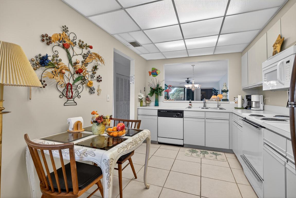 WILLIAMSBURG AT HERITAGE RIDGE CONDO - Residential